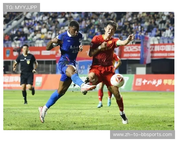 足球比赛中的前锋与中场配合策略